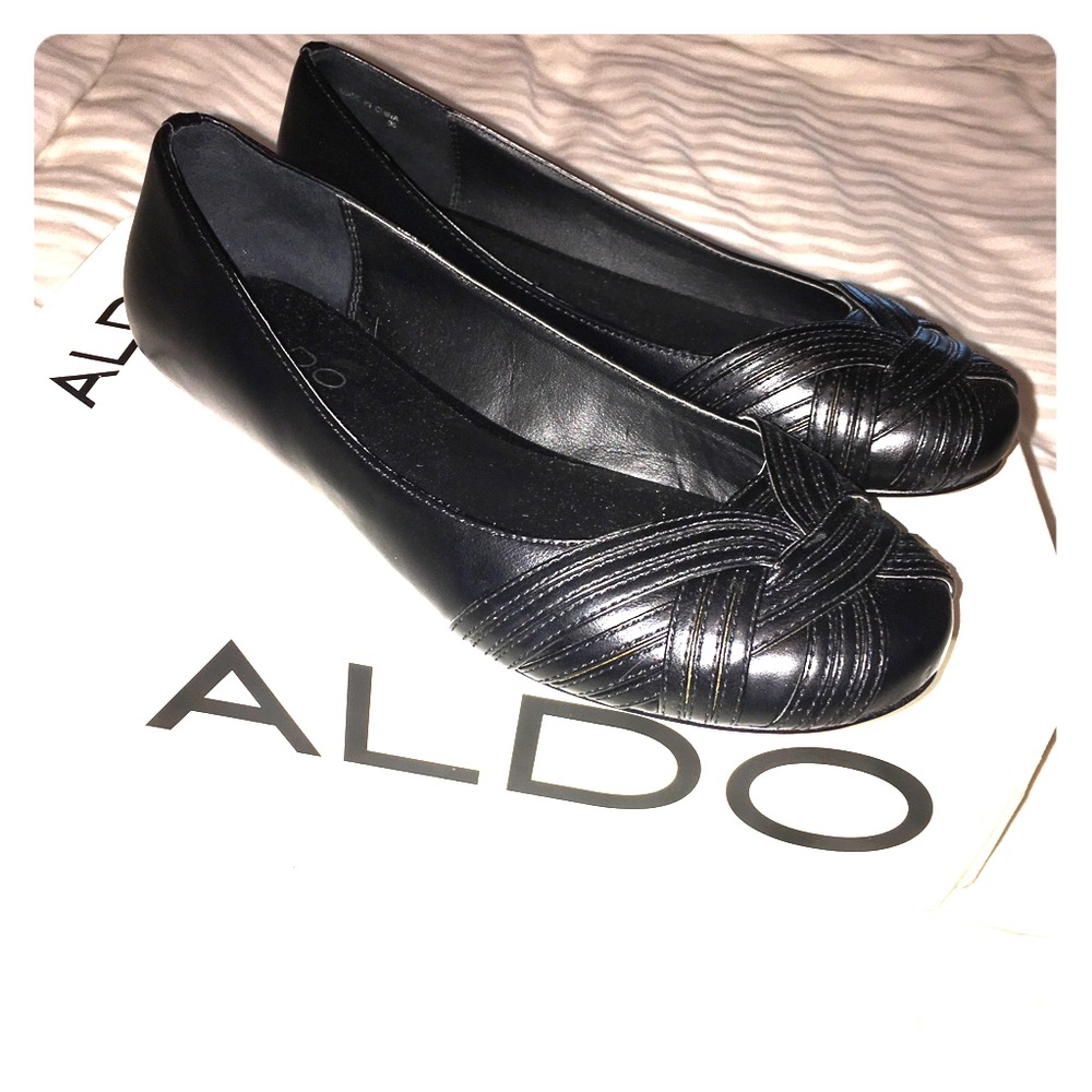 Aldo Digangi black flats size 6